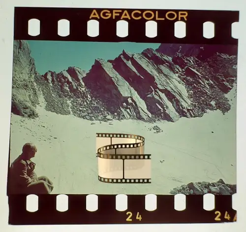 Original altes Agfacolor Farbdia 3,5x4cm - Bergsteiger mit Blick auf Alpen Berge
