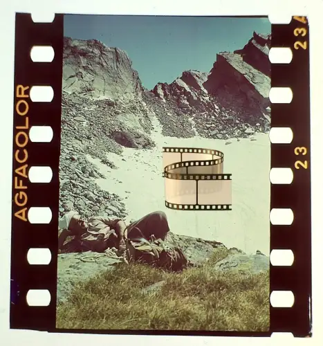 Original altes Agfacolor Farbdia  - Bergsteiger mit Ausrüstung in den Alpen