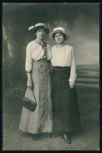 10x Foto AK - Damen Mode um 1915 typische Kleidung + Atelier Porträt Feldpost AK