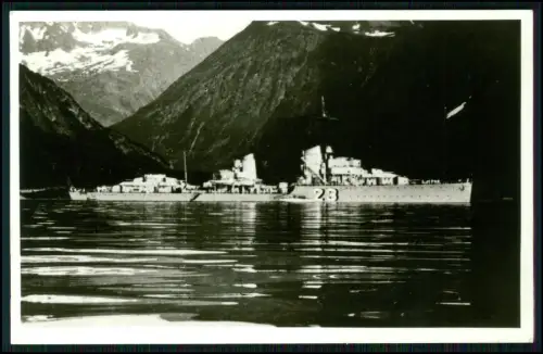Foto AK - Zerstörer Z 7 Hermann Schoemann Kriegsmarine - in Norwegen im Fjord