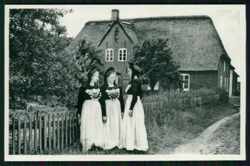 AK - Insel Amrum in Nordfriesland - Mädchen in Heimattracht - Schleswig-Holstein