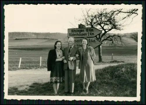 9x Foto Wegweiser Schild Kitzingen 18km Rüdenhausen 2km Wiesentheid 6km Ansicht