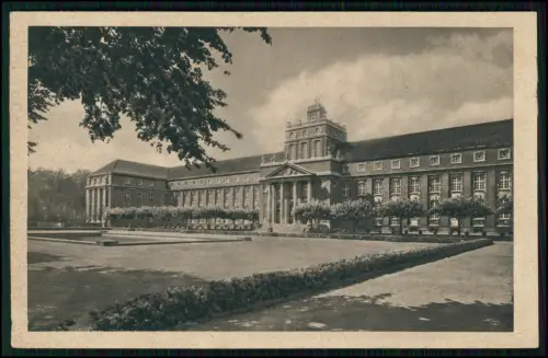 AK - Krefeld Schäfer Voß Schule - Großzügiger Schulbau Vorplatz - 1946 gelaufen