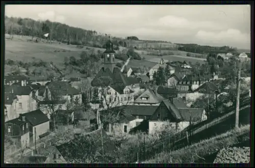 Foto AK Schmiedeberg Dippoldiswalde - reizvolle Ortsansicht und markanter Kirche
