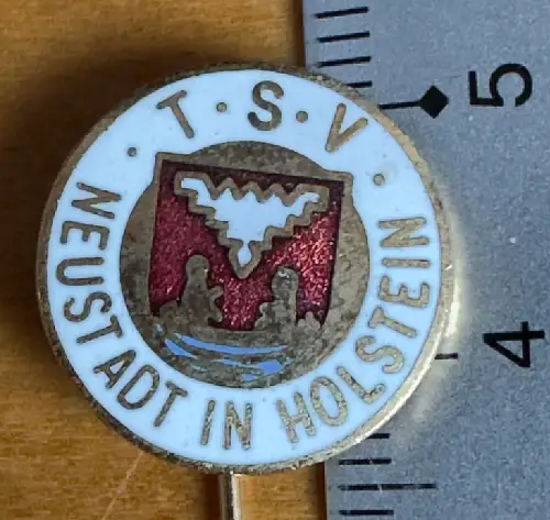 Neustadt in Holstein Nadel - TSV Abzeichen Emaille Vereinsnadel Wappen alt