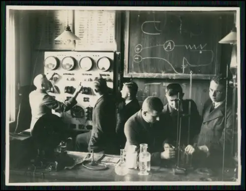 16x Foto - Gruppe Studenten Einblick in Physik-oder Elektrotechnik-Labor um 1930