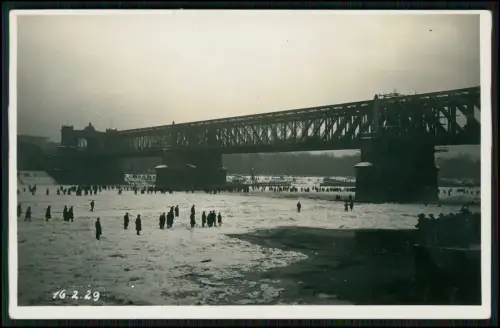 Echt Foto AK - Brücke zwischen Ludwigshafen und Mannheim zugefrorener Rhein 1929