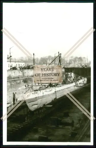 Foto Unterseeboot U-Boot U ? einlaufen in Lorient im Dock Frankreich Bunker She
