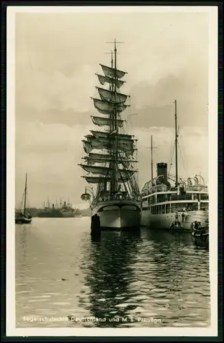 Foto AK - Hamburg Segelschulschiff Deutschland und MS Preußen Stettin 1934 gel.