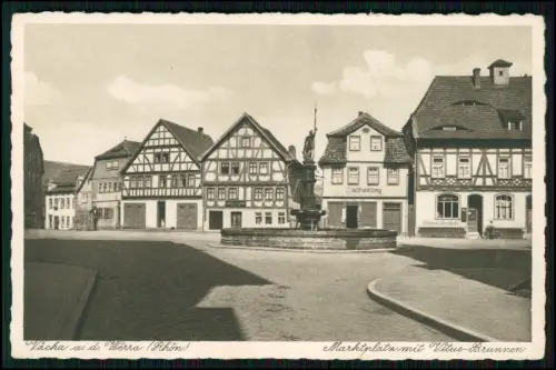 AK Marktplatz Vacha an der Werra - mit Vitus Brunnen umgeben von Fachwerkhäusern