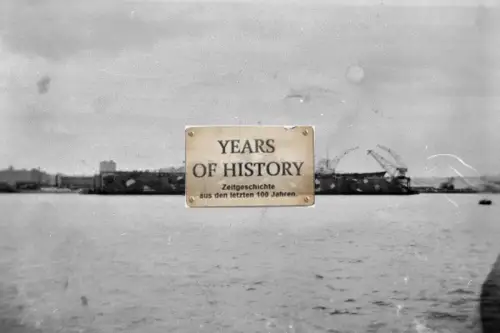 Repro Foto 10x15cm Hafen Schiff Tarnanstrich