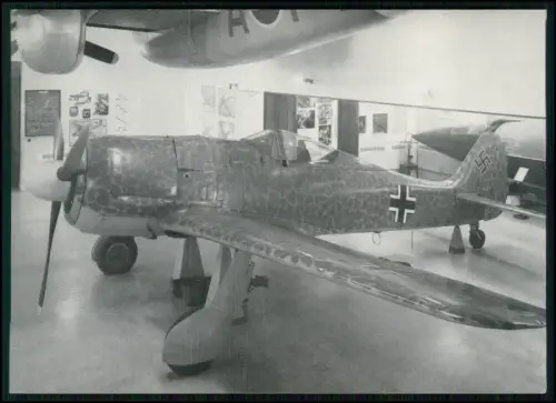R A F Museum - Focke Wulf FW190A 8 - Jagdflugzeugs mit typischer Tarnlackierung