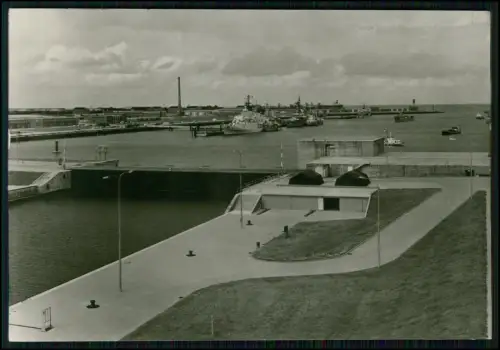 Foto AK  Wilhelmshaven Unsere Marine Stützpunkt Neue Schleuse Hafen Bundesmarine