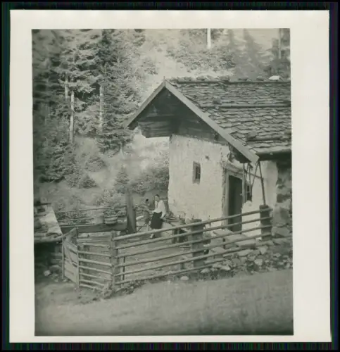 5x Foto 12x9cm - Gutshof mit Familie Küche u.a. - eingebettet Hügel Alpen 1930