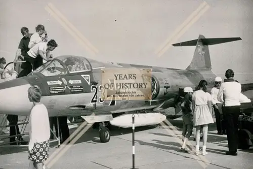 Foto Flugzeug aircraft airplane Bundeswehr u. ausländische Militärische Luftf