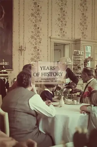 Repro Farbfoto 15x10cm Cafe Andenken Verkäufer Ansichtskarten Wo ?