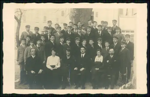 Foto AK Studentika Junge Studenten mit Mütze Gruppenfoto mit Lehrkräfte 1938