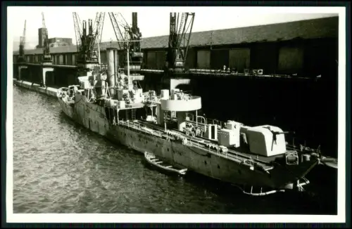 Foto AK - Hilfs-Minensuchboot M 6060 - im Hafen deutsche Kriegsmarine 1939-1945