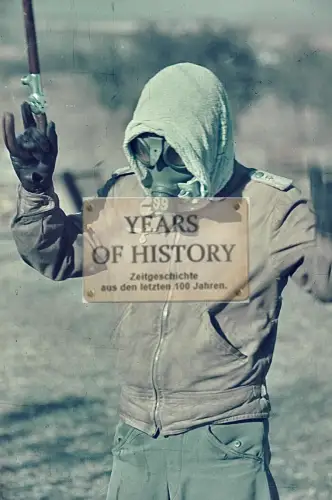 Repro Farb Foto no Original Soldat mit Gasmaske Bienen Imker Don Kuban Terek Kau