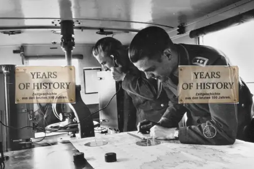 Repro Foto 10x15cm Nachrichten Soldaten Luftwaffe Technische Messgeräte uvm