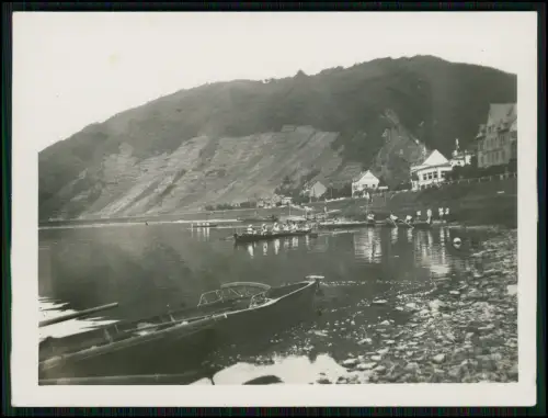 Foto - Brodenbach Mosel -Ruderer aus Lahnstein - Anleger Flussufer Regatten 1929