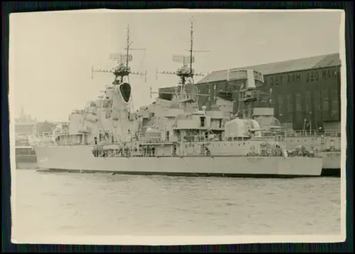 Foto - Zerstörer Hamburg (D 181) der Bundesmarine - Radarantennen Geschütztürme