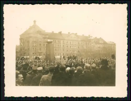 2x Foto - München Wehrmacht Versammlung Lilien u. Entenbachstraße Großes Gebäude