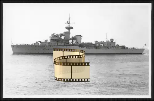 Foto AK Artillerieschulschiffes Brummer Kriegsmarine - Aufbauten Geschützstände