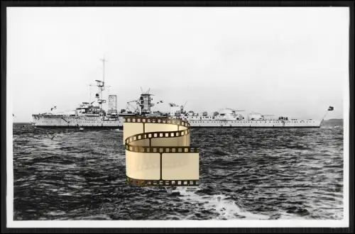 Foto AK - Kreuzer Köln - Kriegsmarine Kriegsschiff - Geschütztürme Brückenaufbau