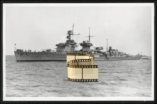 Foto AK - Kreuzer Nürnberg - Kriegsmarine - Buggeschütze Brückenaufbau Flugzeug
