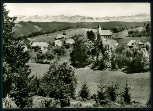 Foto AK - Dachsberg Urberg Waldshut - Kirche und Häuser im Dorf Schwarzwaldhöfe
