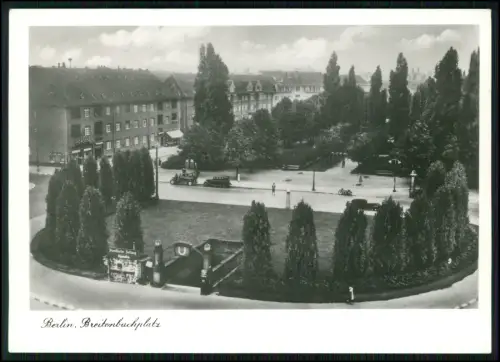 AK - U-Bahnhof Breitenbachplatz in Berlin - Automobile, Passanten, Parkanlage