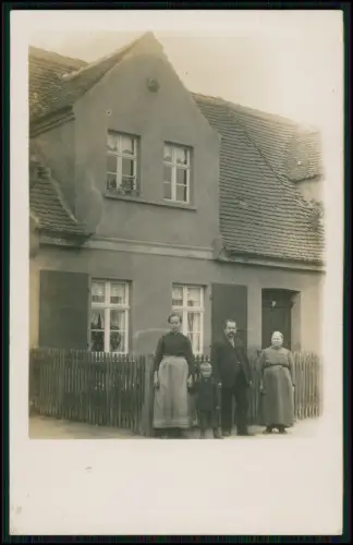 Foto AK - Haus Familie um 1920 - Fotograf H. E. Hoppe - aus Meißen Sachsen 3.