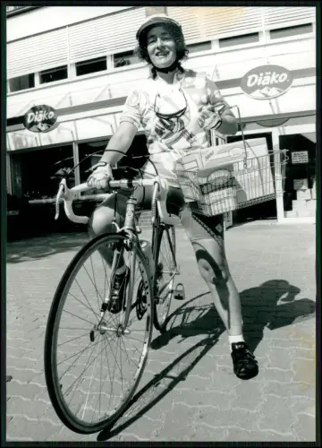 Foto 18x13cm - Werbefoto einer Rennradfahrerin - Geschäft Werbung Marke Diäko