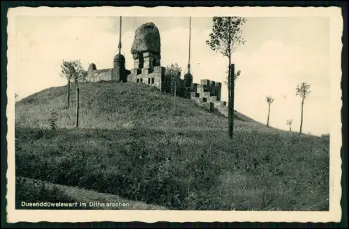 Meldorf Dithmarschen Dusenddüwelswarf Denkmal auf Hügel Gedenkbau aus Naturstein