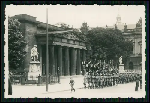 Foto - Neue Wache in Berlin - Soldaten