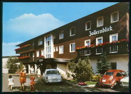 Lossburg Rodt - Haus Zollernblick Café mit Terrasse und Autos am Haus VW Käfer