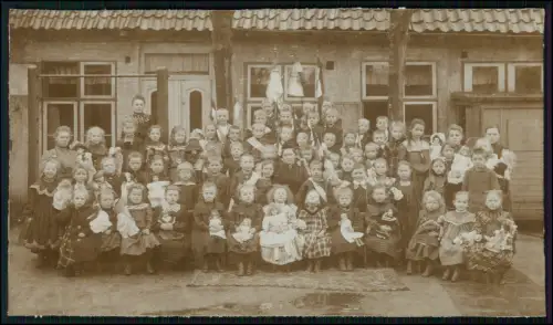 Foto H. Mehlert Itzehoe 19x11cm - Mädchen Schule jedes Kind eigene Puppe 1905