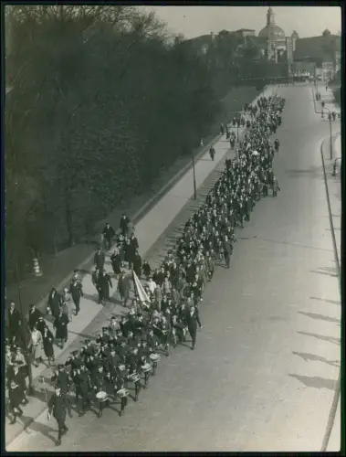 Foto 22x17cm Jugendtag Hamburg Polizei um 1930 Marsch Kolonne Musikzug Trommlern