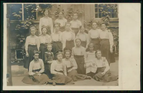 Foto AK - Mädchenpensionat ? Einheitliche Blusen Breslau Schlesien 1911 gelaufen