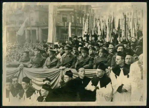 2x Foto 18x13cm- Köln am Rhein - Besatzungsoffiziere bei einer Feier am Dom 1946
