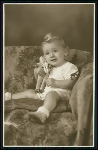 10x alte Foto - Kleinkinder mit Spielzeug Puppen, Stofftiere Familie und andere