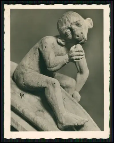 10x alte Foto Holzschnitzfiguren moralische Motive wie Naschhaftigkeit Narrheit