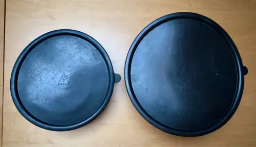 AMC 2 teiliges Schüssel Set - mit Kunststoff Deckel mit Durchmesser 25 und 21cm