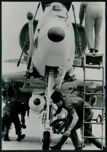 3x Foto 23x16 - Douglas A-4 Skyhawk US-amerikanisches Angriffsflugzeug u. andere