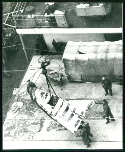 Foto - Indischer Ozean Bergung sowjetisches Raumflugzeug Modell 1983 CCCP UdSSR