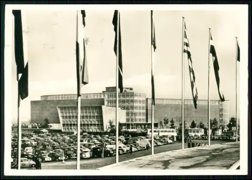 2x Foto AK - Hannover - Messegelände Messehalle Eingang Autos Menschen 1954 gel.