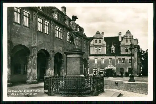 Echt Foto AK - Dessau Anhalt Markt mit Denkmal des Alten Dessauers 1941 gelaufen