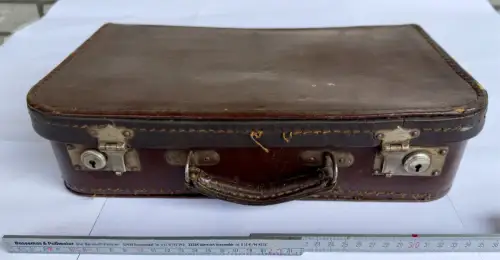 alter Kinderkoffer Puppenkoffer Leder Flucht a. Ostpreußen Haff 1945 Zeitzeugnis