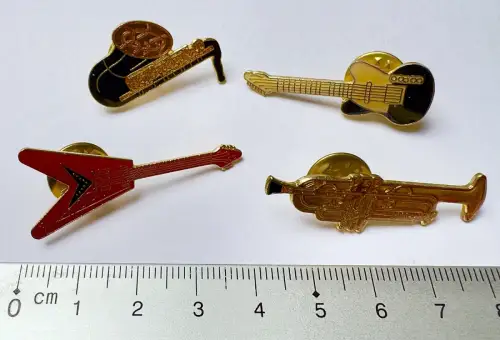 4 Pins - Saxophon E-Gitarre Single-Cutaway-Stil E-Gitarre Flying V-Stil Trompete
